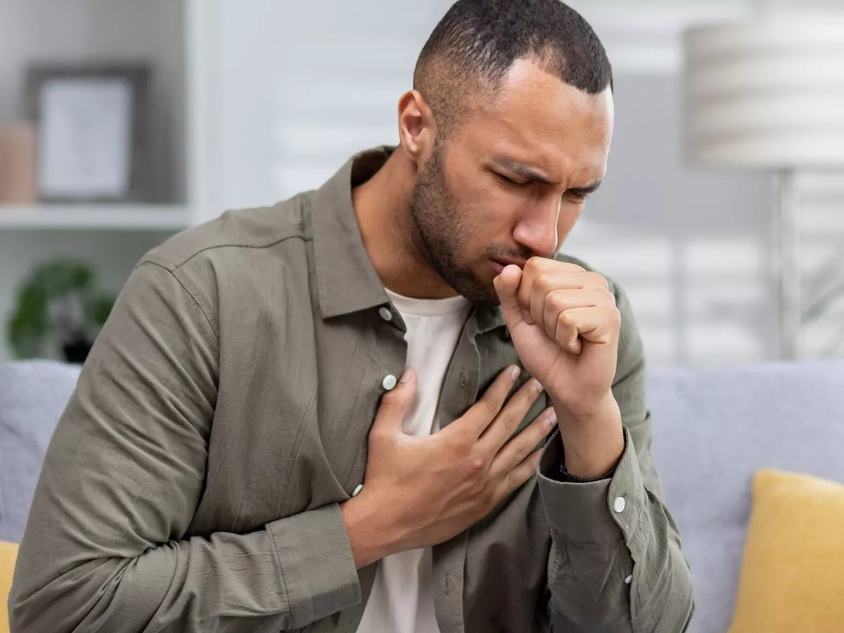 NHS 'you must avoid' warning to anyone experiencing common Covid symptom