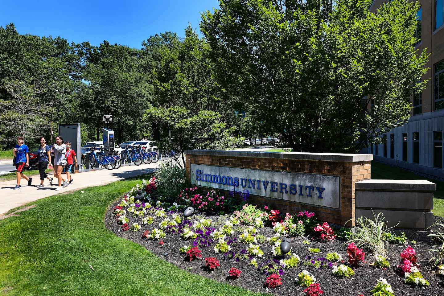 Simmons University sees credit rating slashed to junk by Moody’s