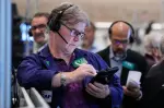 US stocks rally toward more records ahead of pivotal week for Wall Street