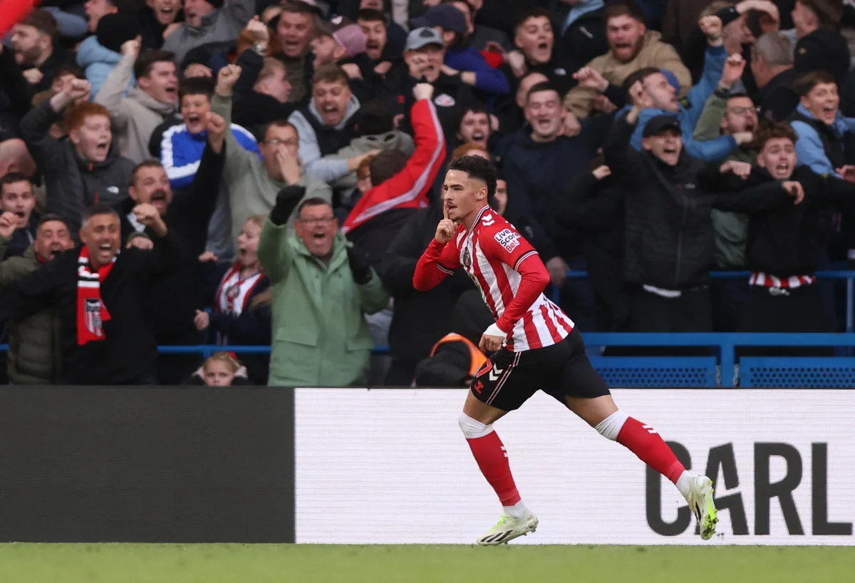 Sunderland stun Chelsea to continue incredible Premier League return