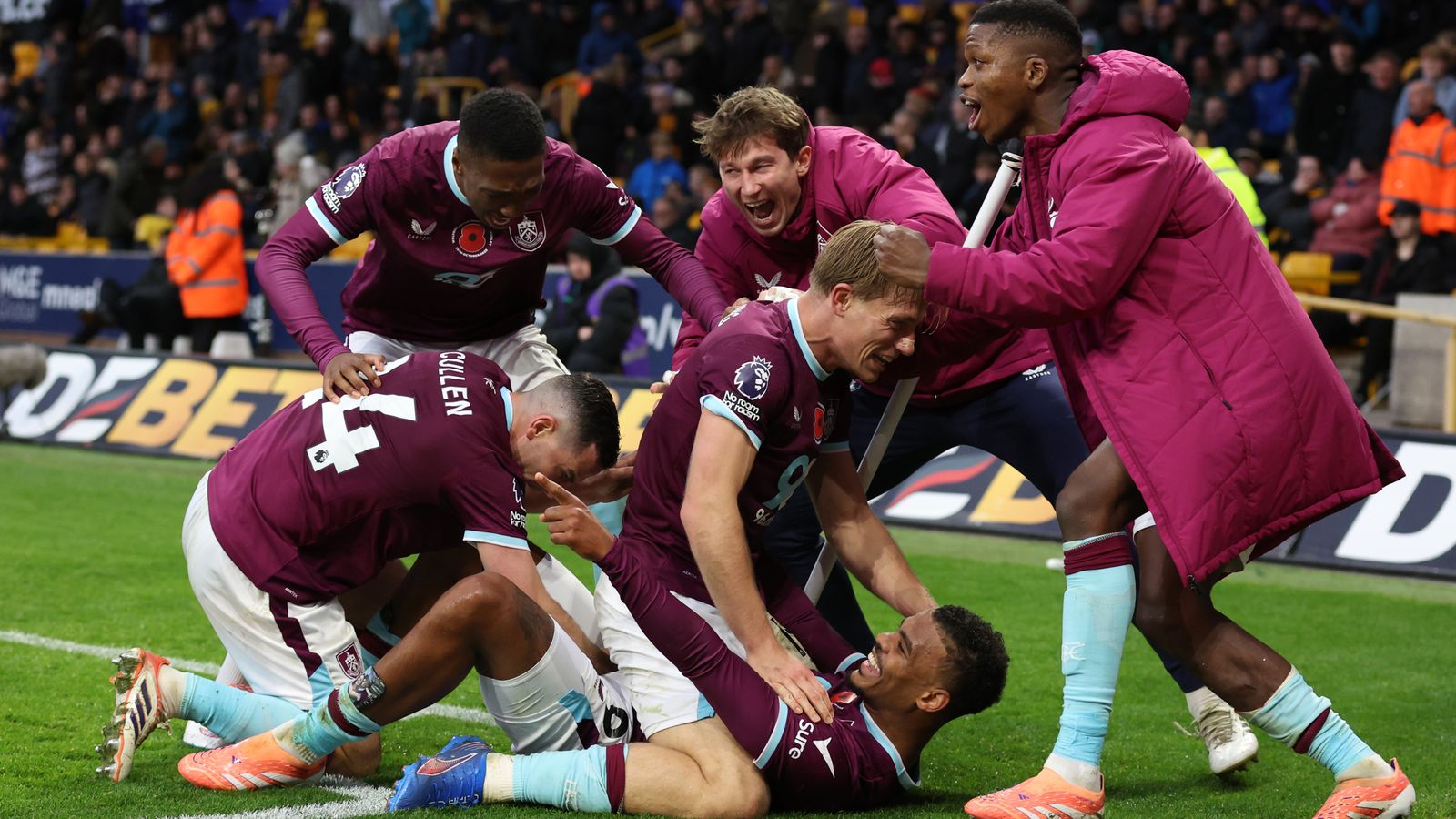 Burnley's last-gasp winner deepens Wolves' troubles after five-goal thriller