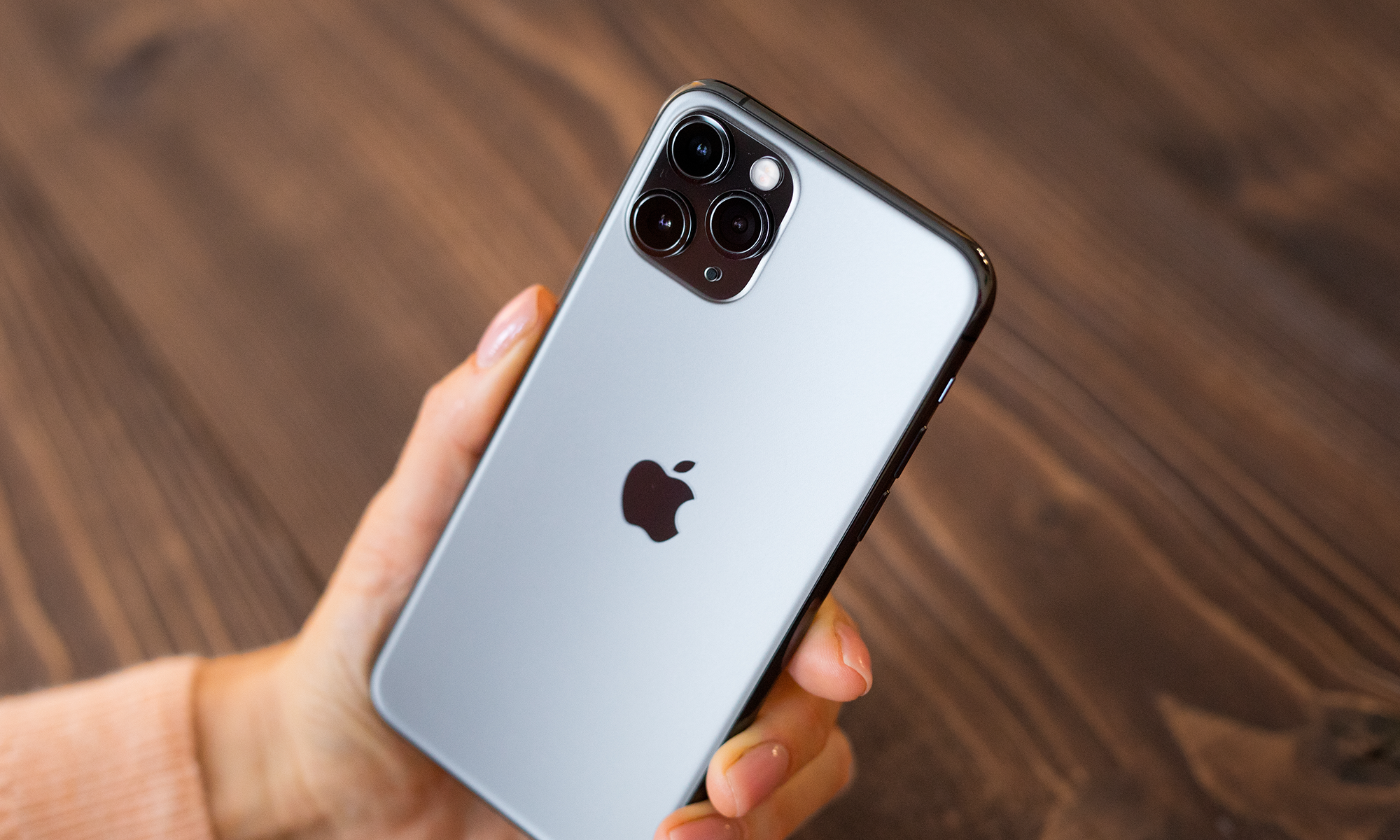 Apple Stock Is Soaring on iPhone Sales. Is It Time to Reconsider This Warren Buffett Stock?