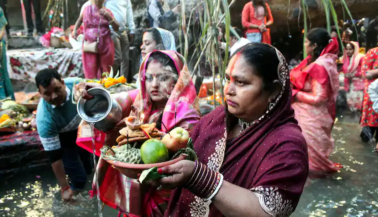 Chhath Puja Day 3: Grand 'Sandhya Arghya' Across India As Devotees Offer Prayers To Sun God