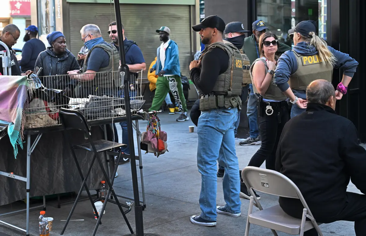 Clean up on Canal Street: Letters to the Editor — Oct. 27, 2025