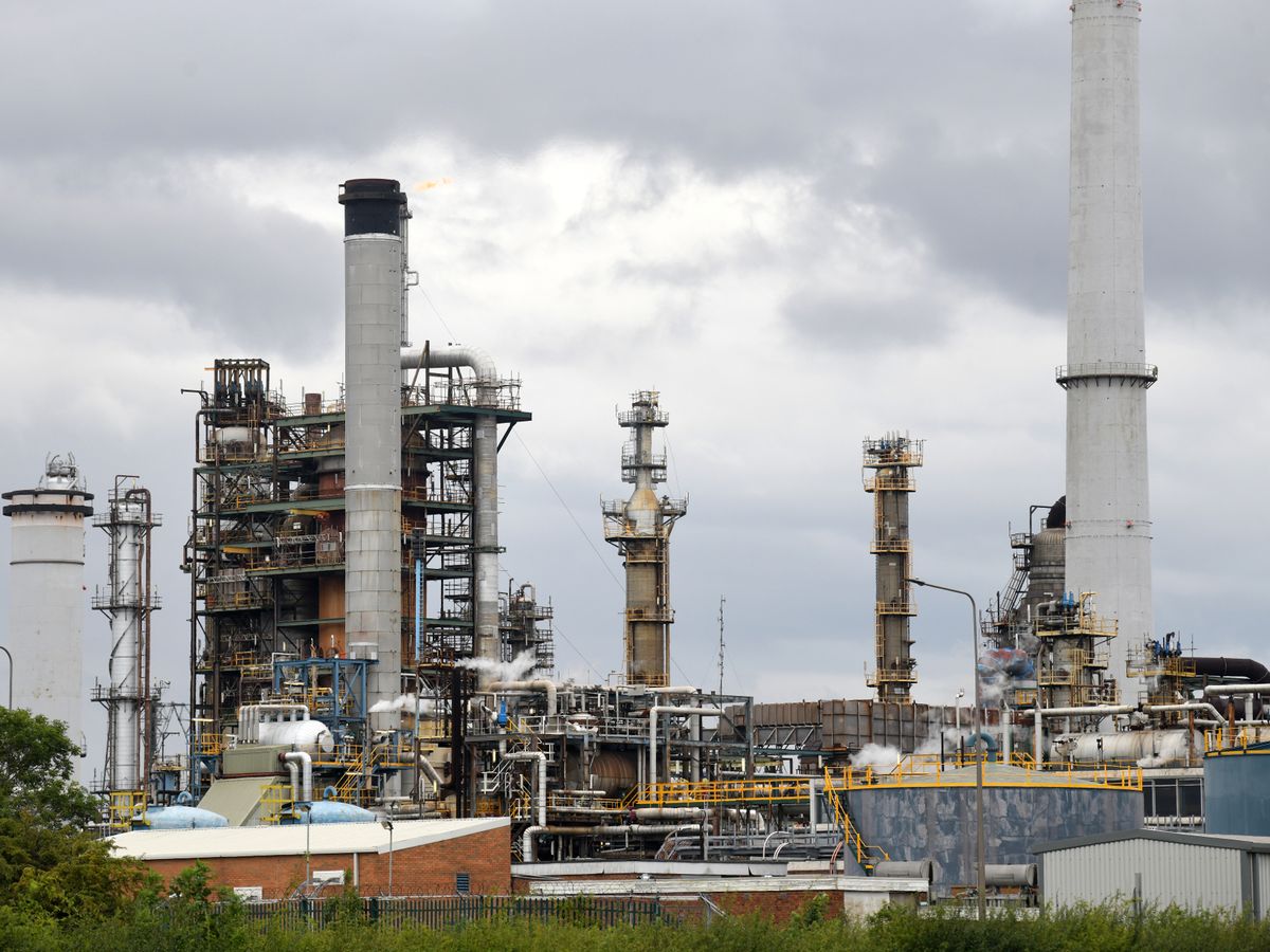 Government 'too quiet' on Lindsey Oil Refinery, says council leader