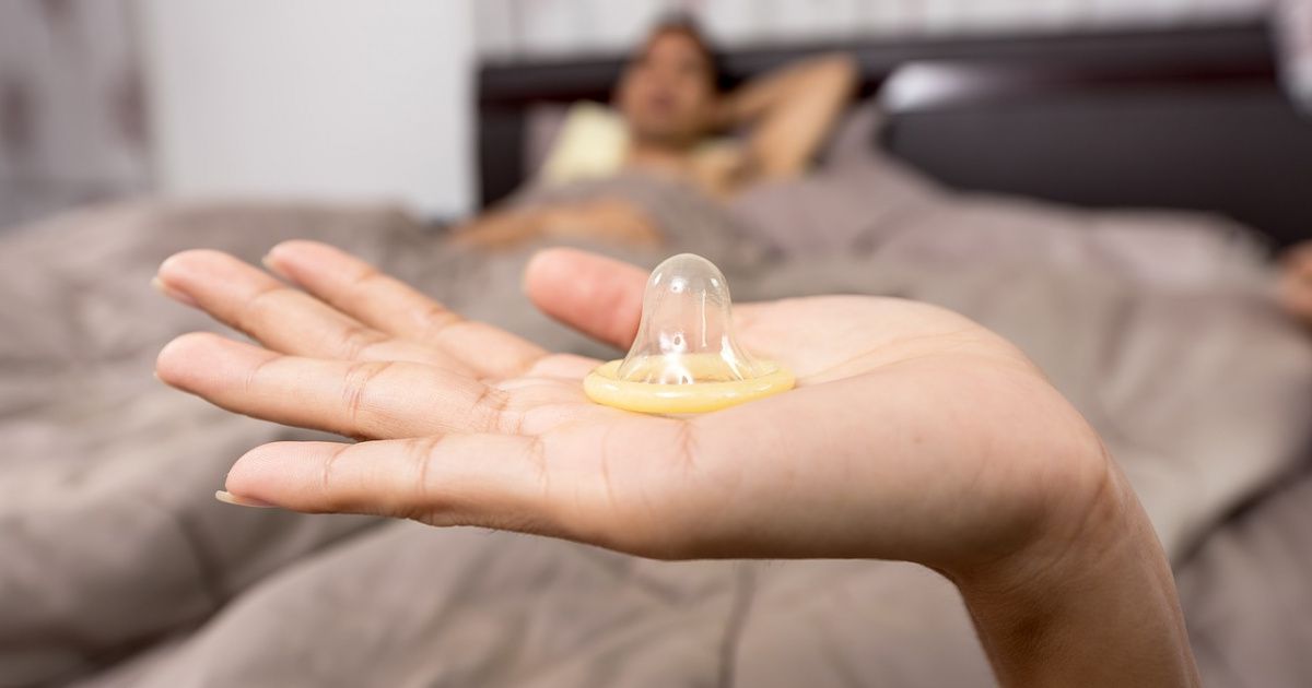 7 Solid Reasons You Should Never Forget to Use a Condom