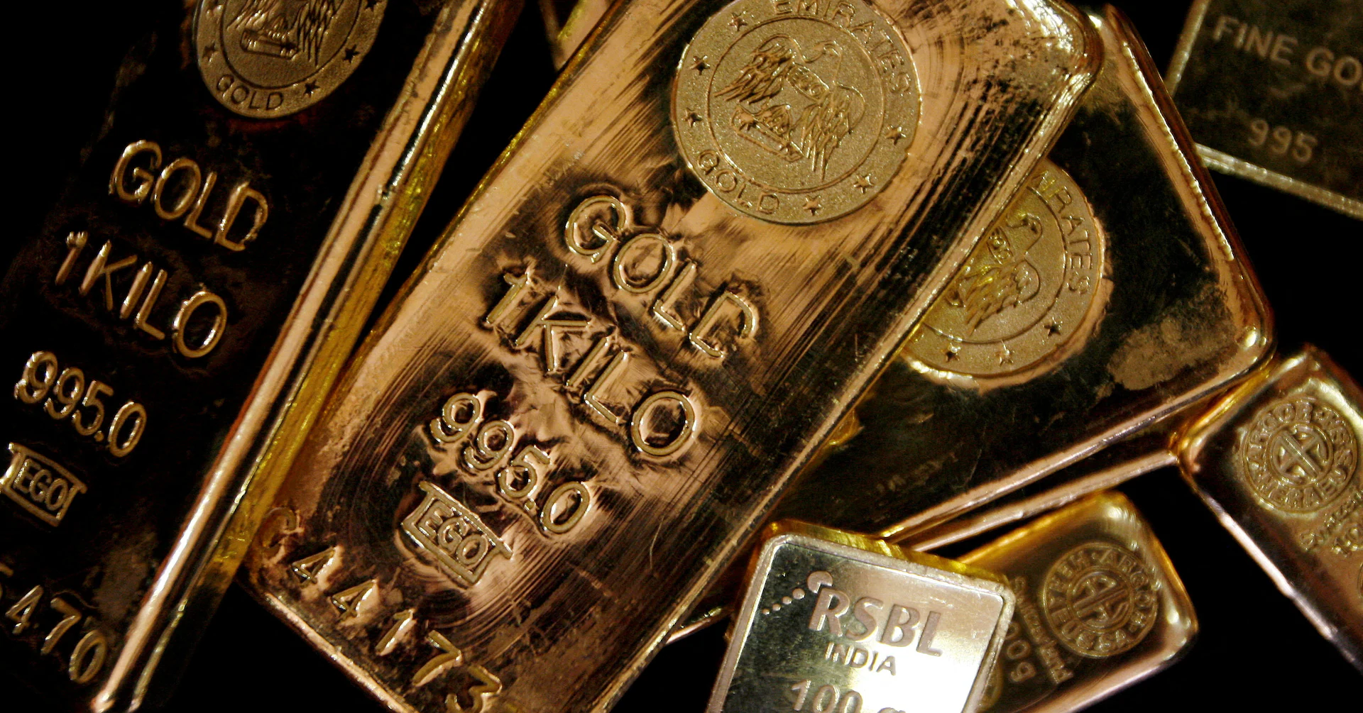 Annual 2026 gold price forecast tops $4,000/oz for first time - Reuters