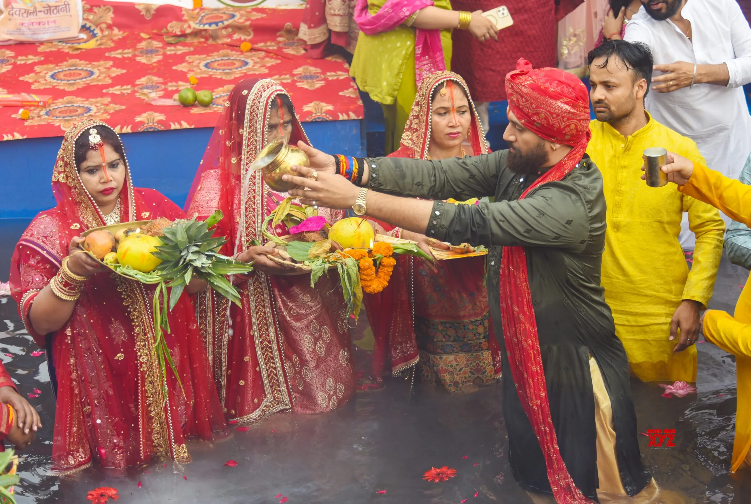Patna: Chirag Paswan Performs Chhath Puja with Family #Gallery