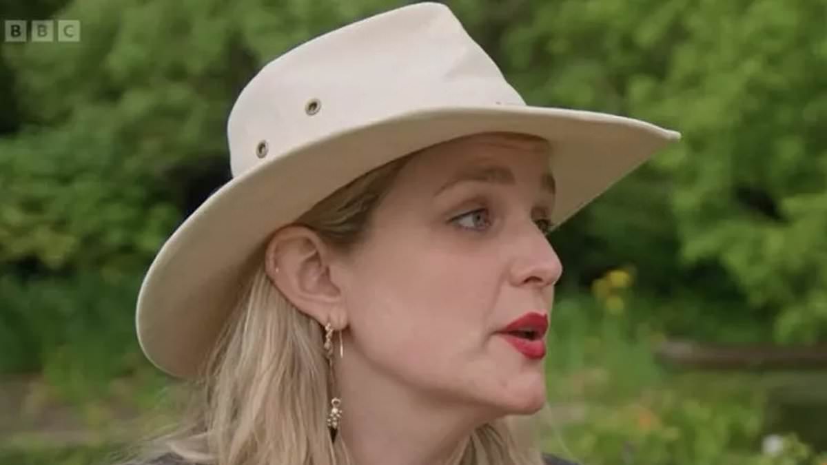 Antiques Roadshow fans scramble to check their books as guest is told the very lucky reason their collection is worth a fortune