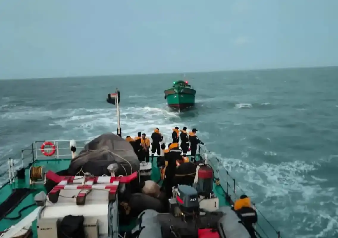 Indian Coast Guard Rescues 31 Fishermen Adrift in Arabian Sea for 11 Days