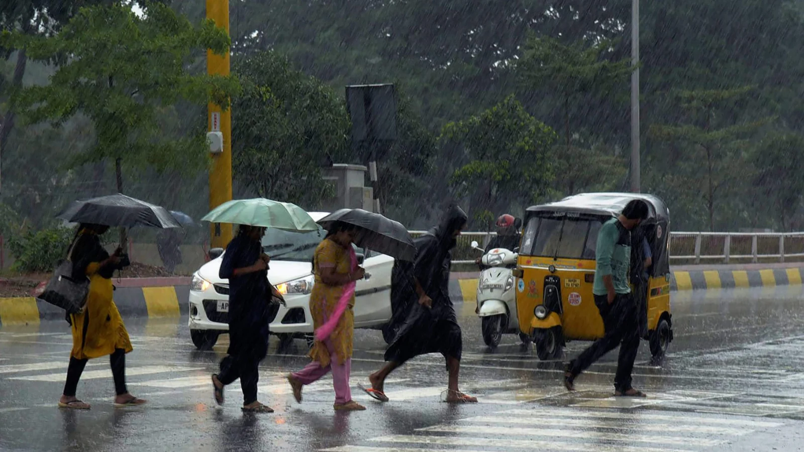 Cyclone Montha Hits Andhra Coast, Landfall Underway With Powerful 110 km/h Winds