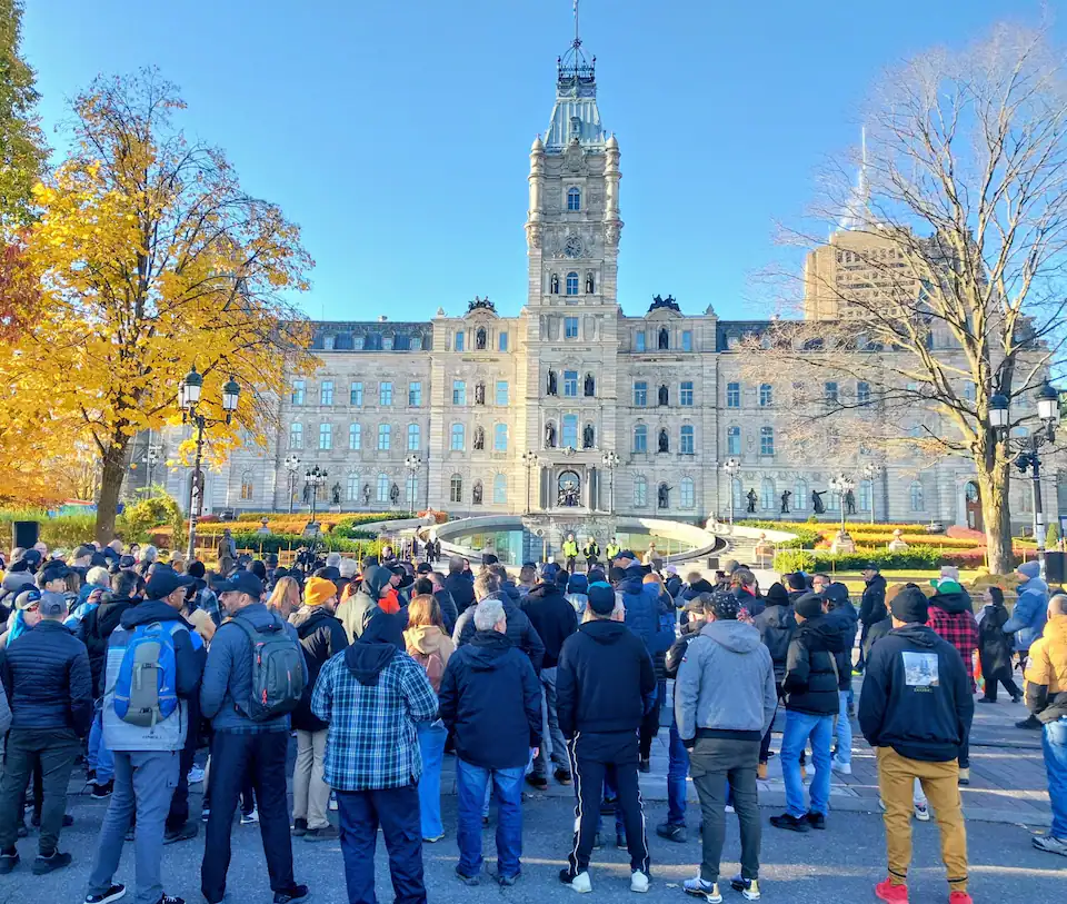 Crise des travailleurs étrangers temporaires: plus de 250 M$ de dollars de contrats menacés