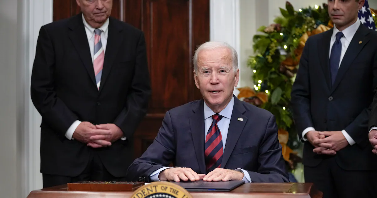 Oversight Committee releases report on Biden's use of autopen