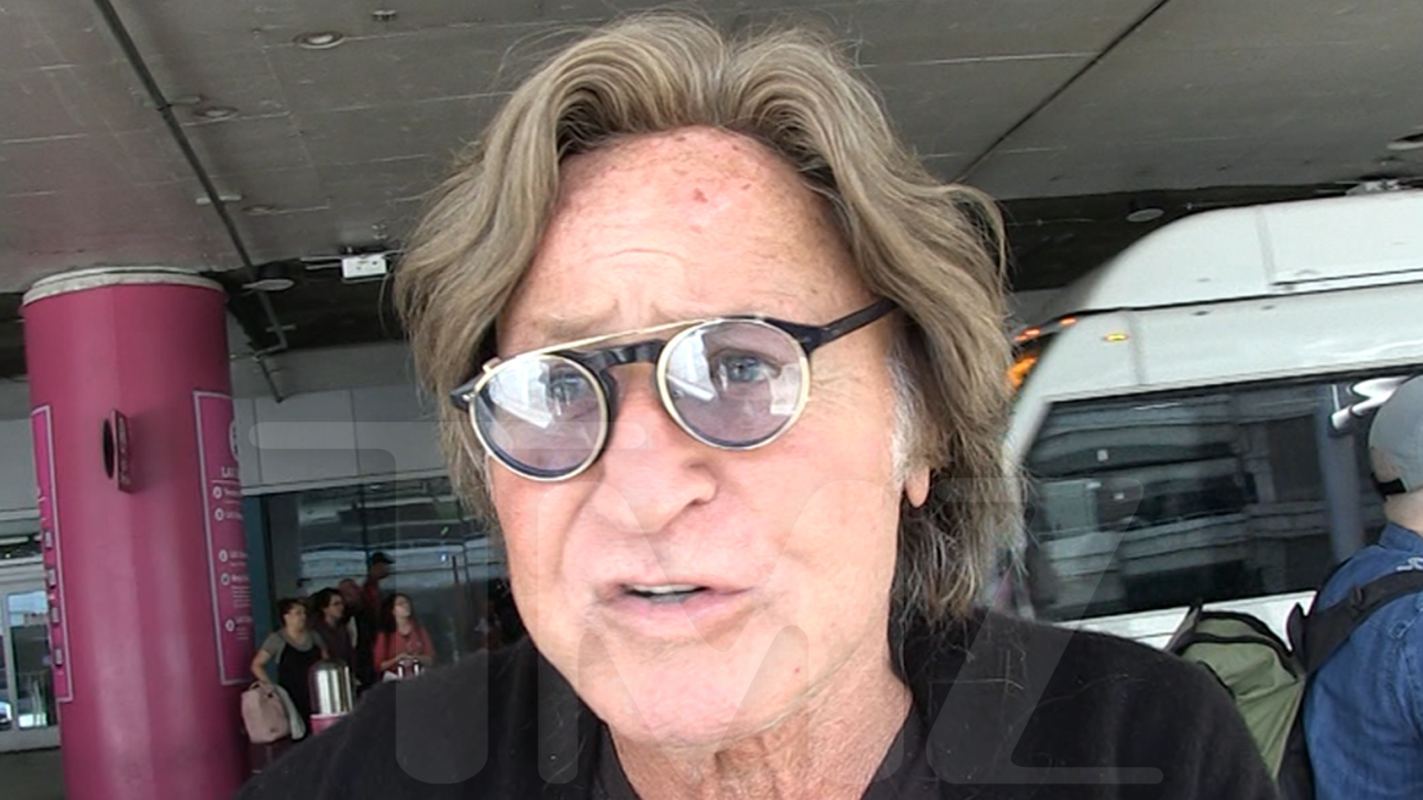 Mohamed Hadid Praying Gaza Ceasefire Sticks, 'Everyone Deserves Peace'
