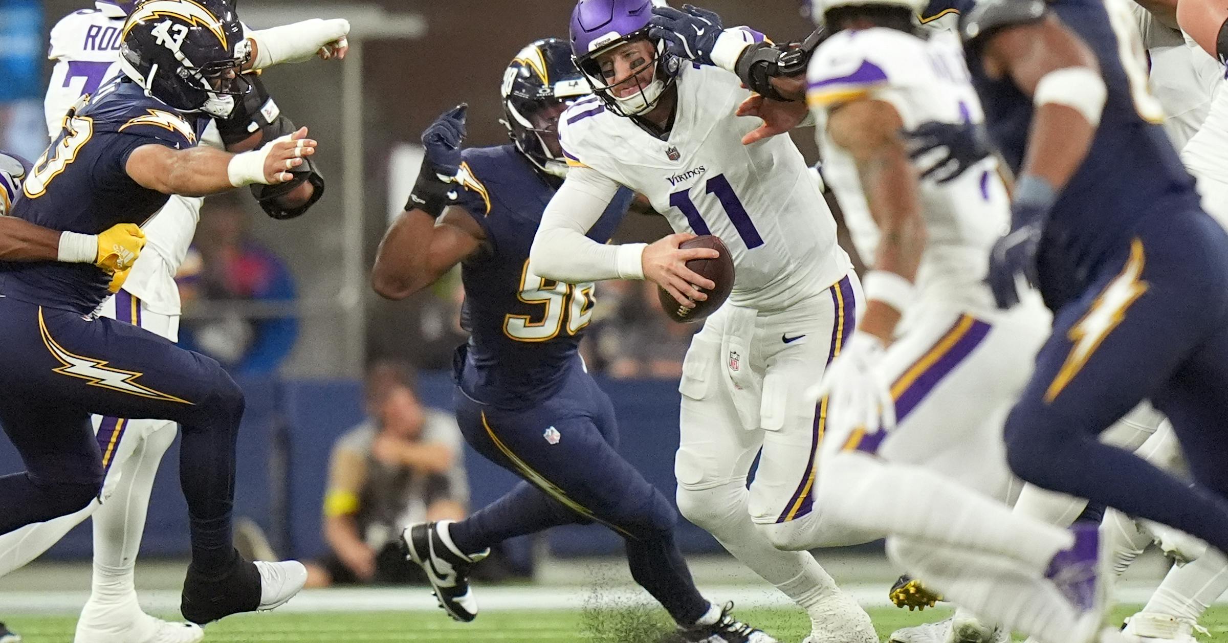 Analysis: Vikings spent big to win the line of scrimmage. They’ve lost big instead.