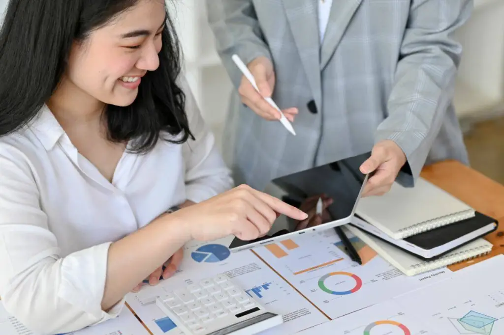 Launch Okanagan fundraiser, free workshop in Kelowna promotes financial success