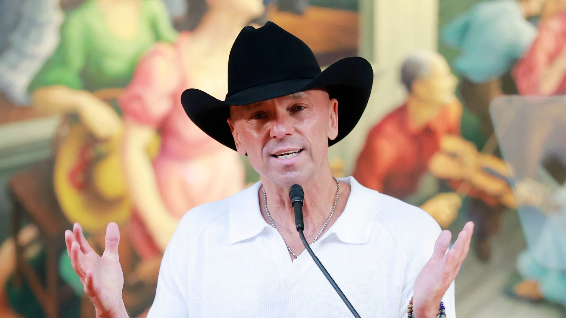 Kenny Chesney shares rare glimpse into his ultra-private romantic life