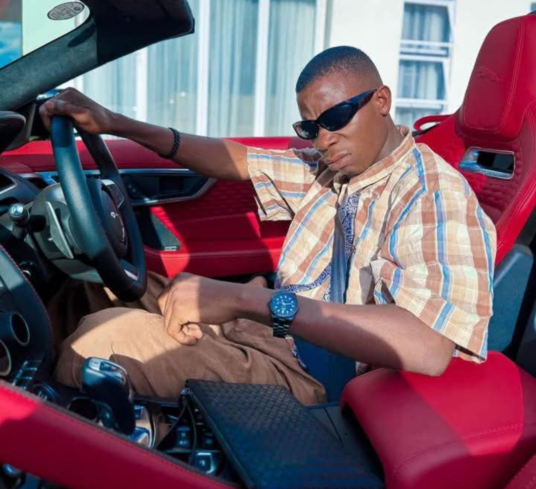 Wicknell Pompously Announces 150 000 USD Cash Donation To Comic Elder