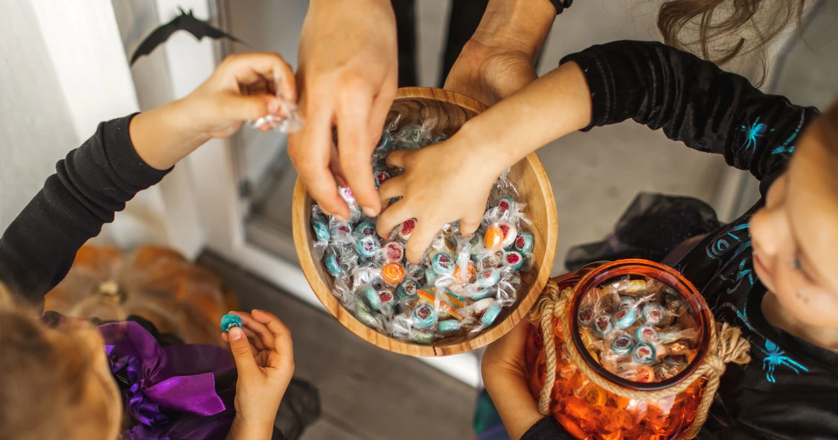 Dietitian Shares How Many Pieces of Halloween Candy Kids Should Eat