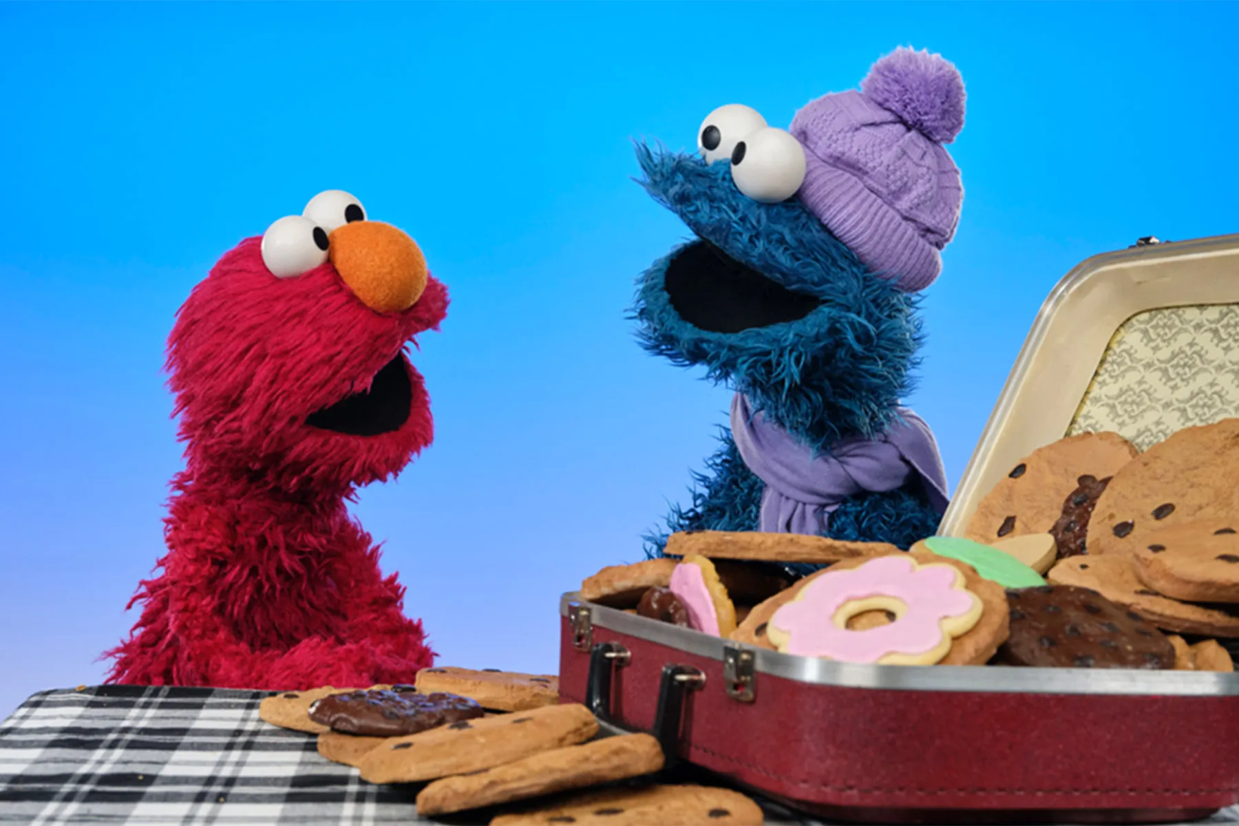 Elmo, Cookie Monster & More ‘Sesame Street’ Pals Headed to Italy for 2026 Olympics (and Cannolis!)