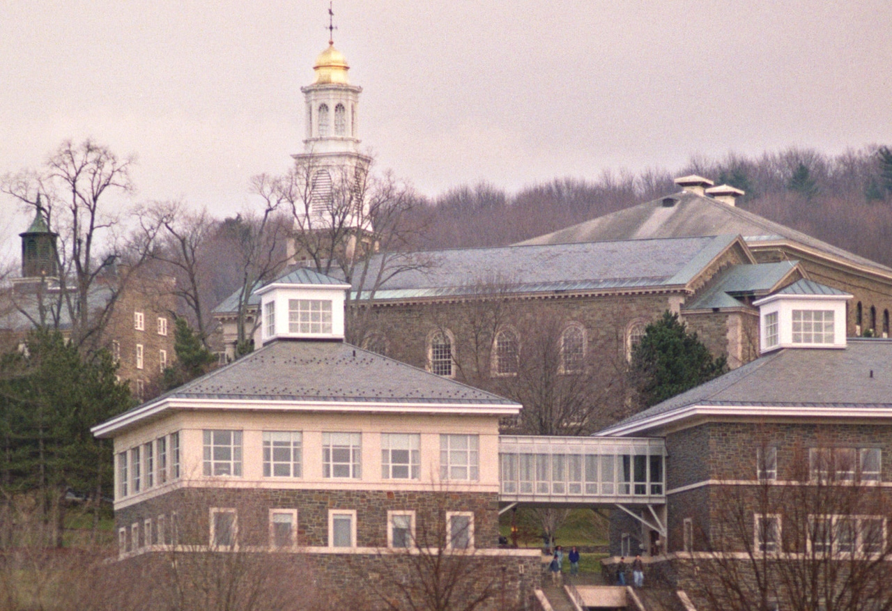 Upstate NY university to begin offering free tuition to families making $175k or less