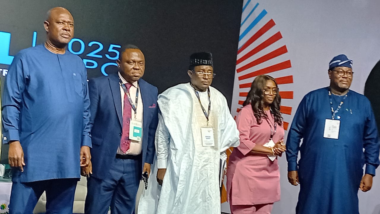 OTL: FG Promises To Support Dangote Refinery’s 1.4mbpd Expansion, Others