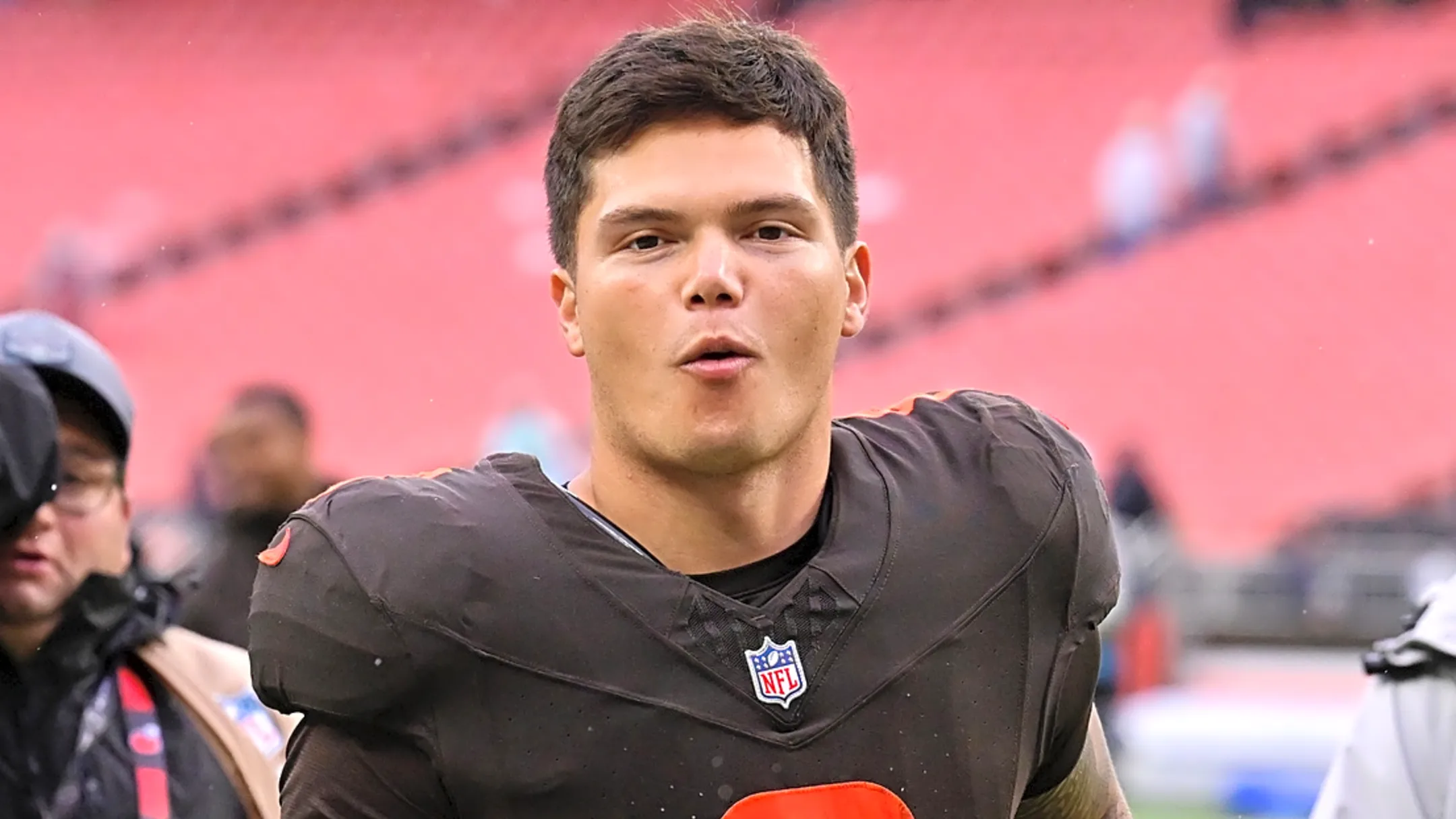 Joel Bitonio addresses Browns' controversial Dillon Gabriel, Shedeur Sanders call