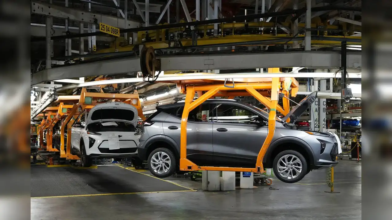 Why General Motors Laid Off 200 Engineers from Global Campus in Detroit