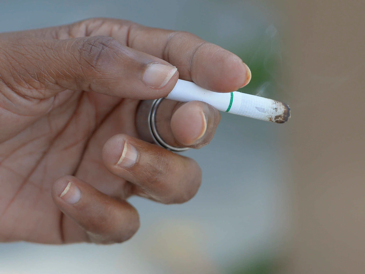 Cleveland requiring tobacco retailers to get city licenses by year’s end