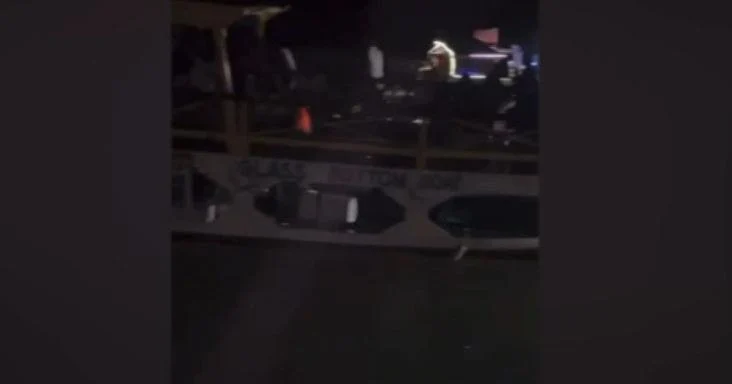 ANOTHER REEF BOAT SINKS