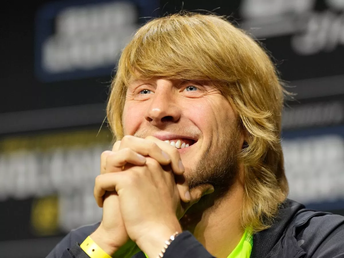 Paddy Pimblett makes Tom Aspinall vs Ciryl Gane prediction as UFC star says 'I don't see how'