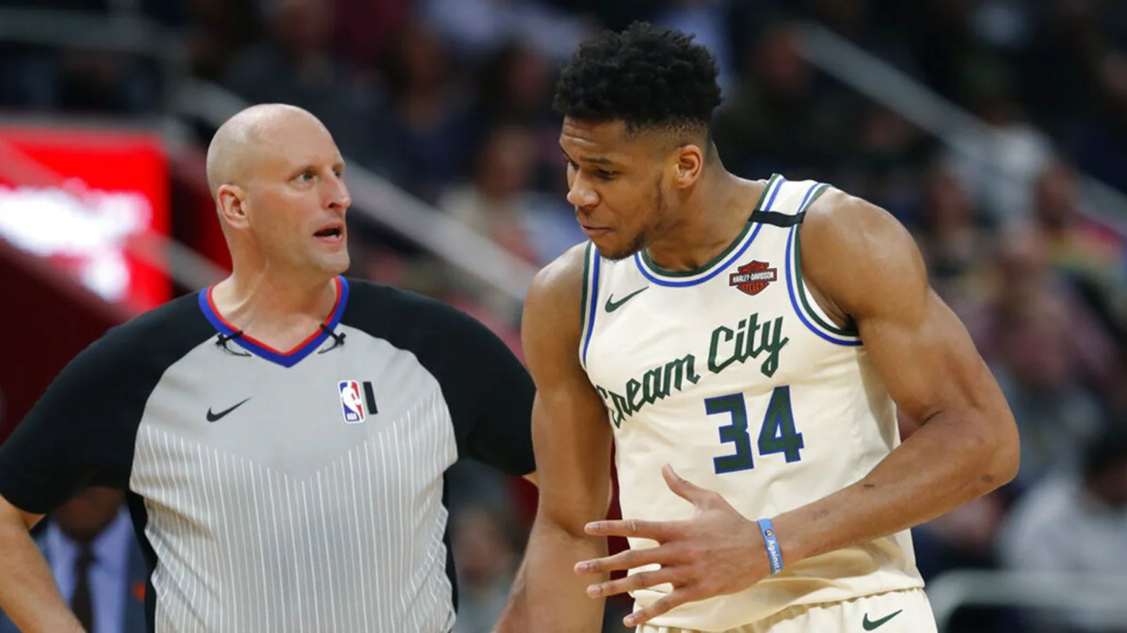 'Call The FBI, NBA Refs Are Gambling': Netizens Erupt After Giannis Antetokounmpo's No-Call For Travelling