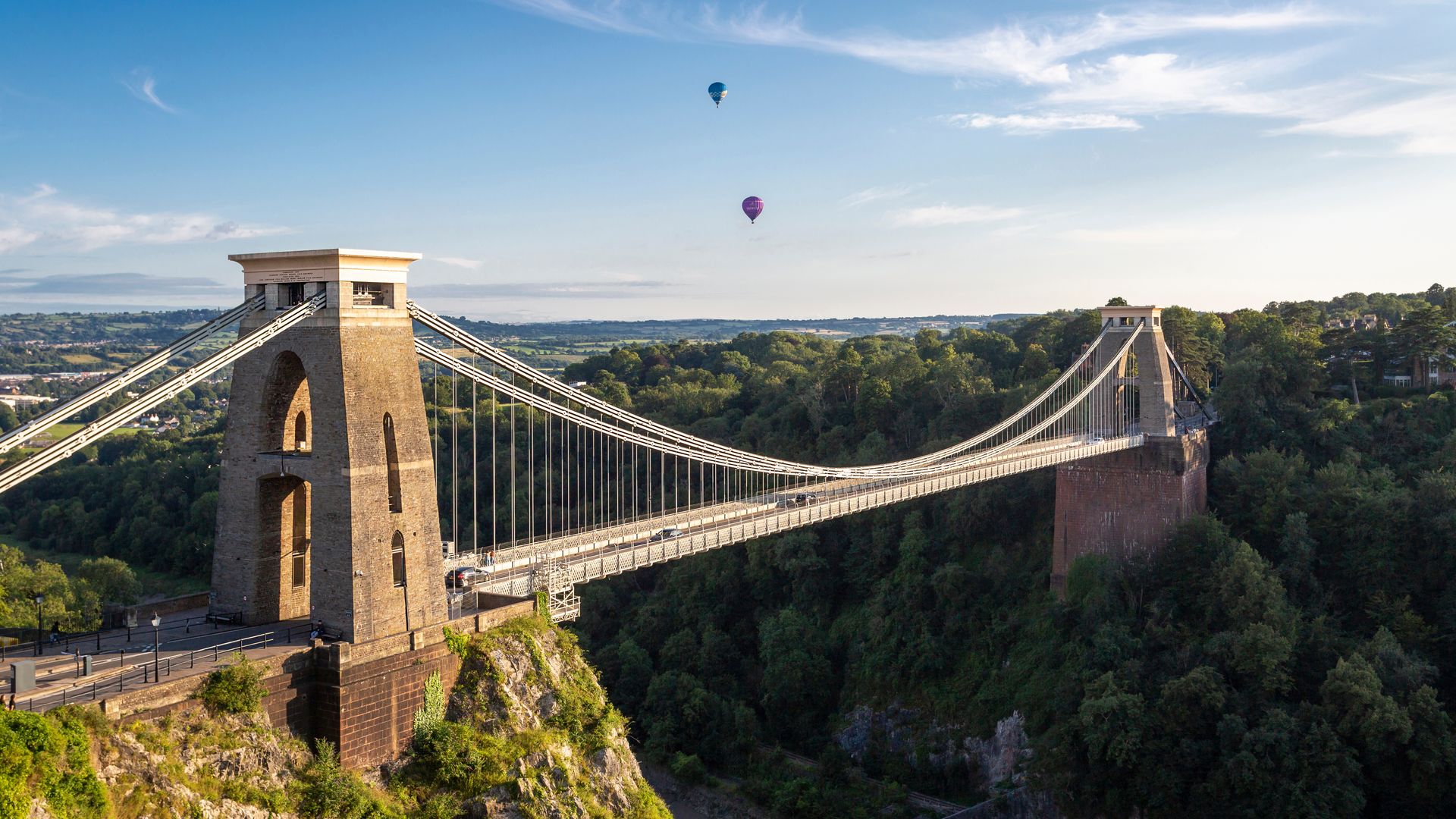 This UK city 1.5 hours from London named 'best place to visit' – especially for a pre-Christmas break