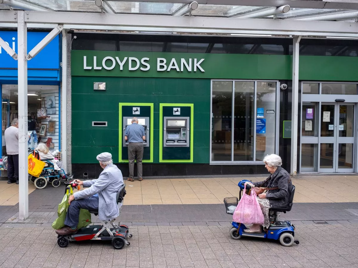 Government responds to calls to restrict use of mobility scooters on pavements