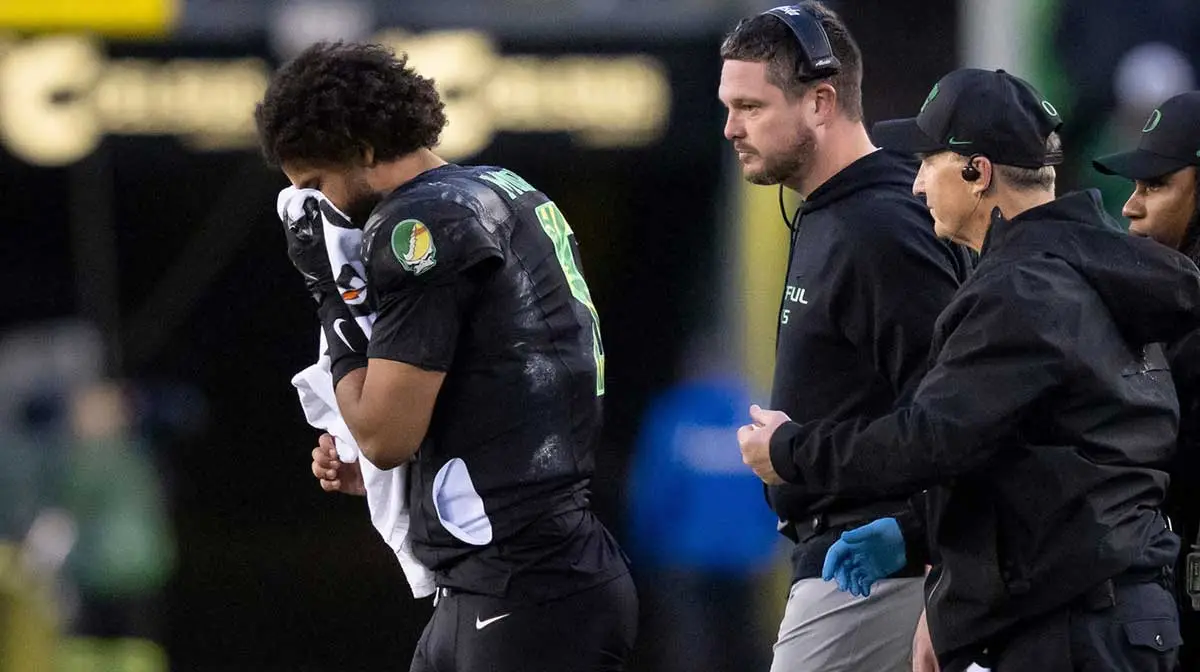 Oregon football QB Dante Moore gets bloody nose injury update from Dan Lanning