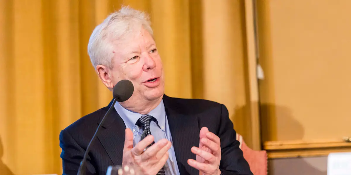 A Nobel Economist Warns Retail Investors to Be Careful