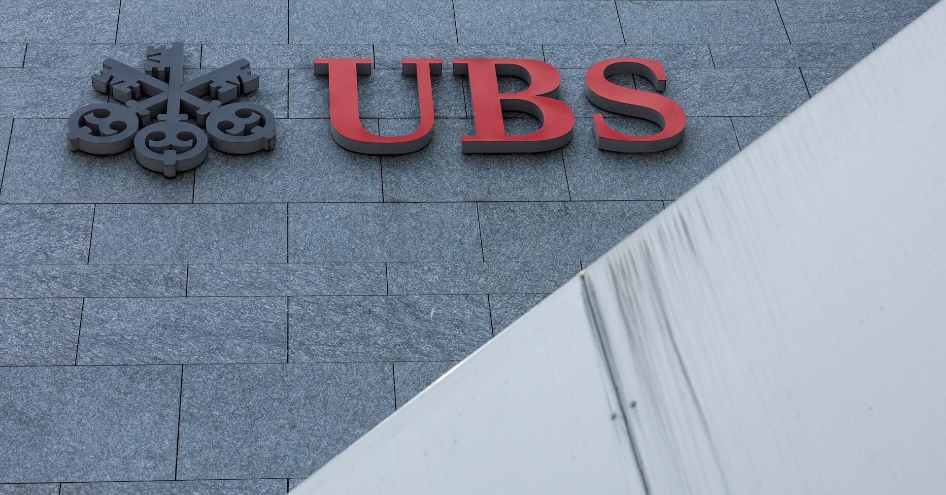 UBS beats expectations as third-quarter profit soars to $2.5 billion