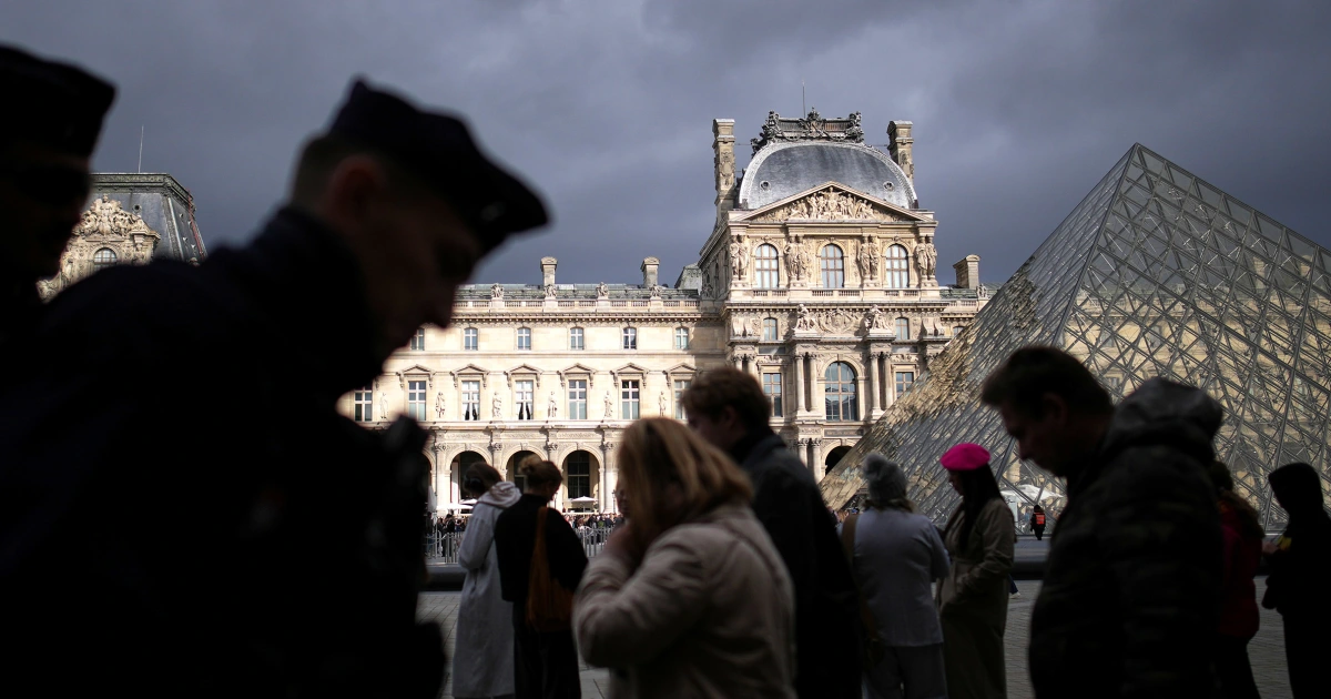 Paris police acknowledge major gaps in Louvre's defenses after jewel theft