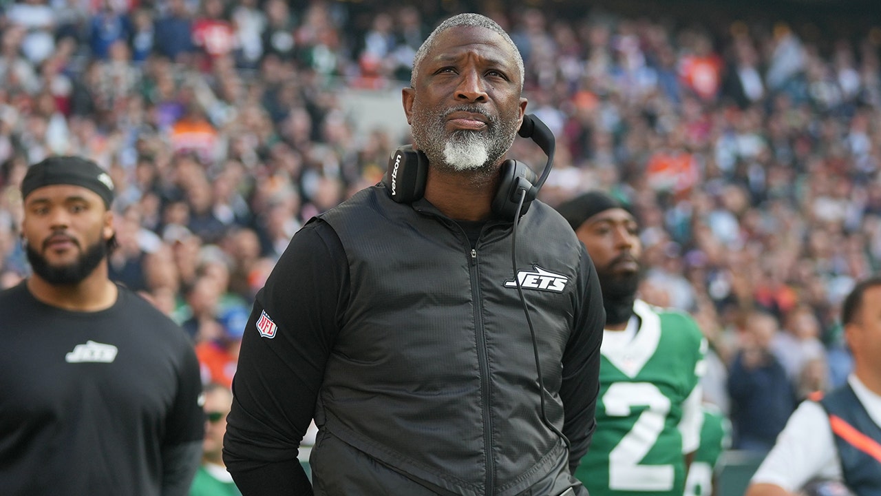 NFL news: Aaron Glenn won't commit to Fields as Jets starter after first win