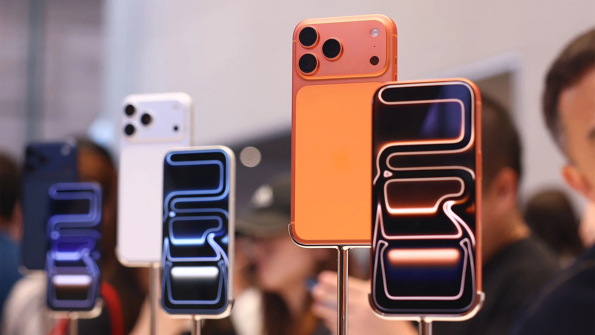 Apple suppliers Qorvo and Skyworks create $22 billion chip giant