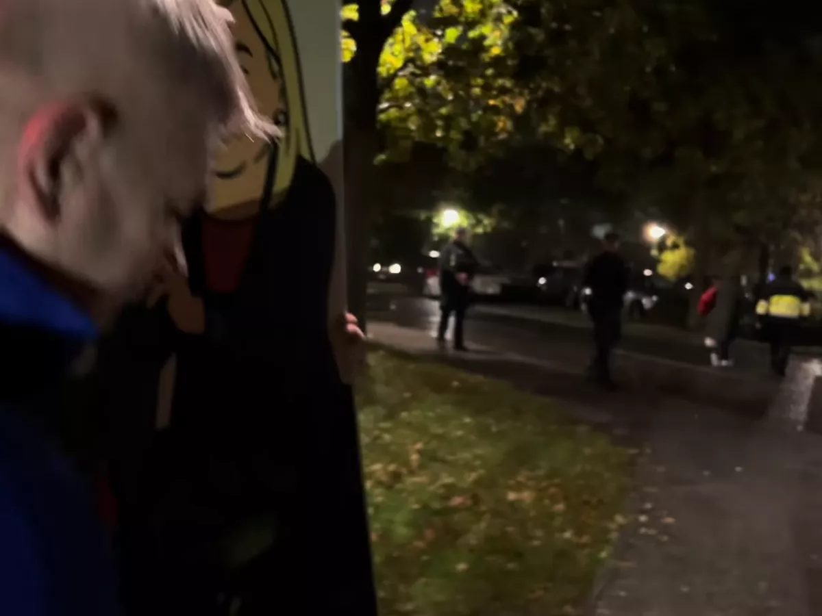 Sinn Féin councillors harassed by former UVF bank robber outside meeting