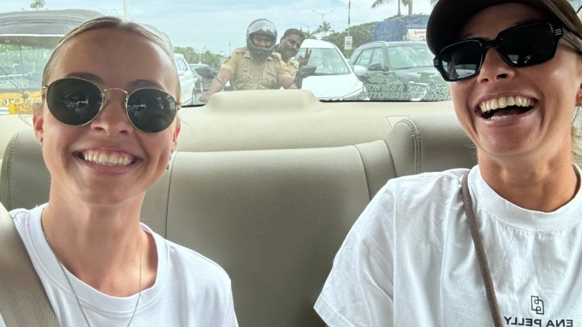 Escorting Police Officers Pose in Pic With Australia Women’s Cricketer Ashleigh Gardner, Partner Monica Wright During Cafe Visit After Molesting Episode in ICC Women’s World Cup 2025