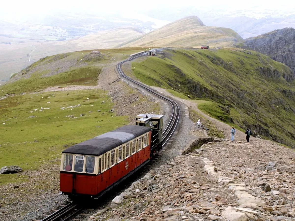 Tour operator told to 'toughen up' after Snowdon Mountain Railway rant