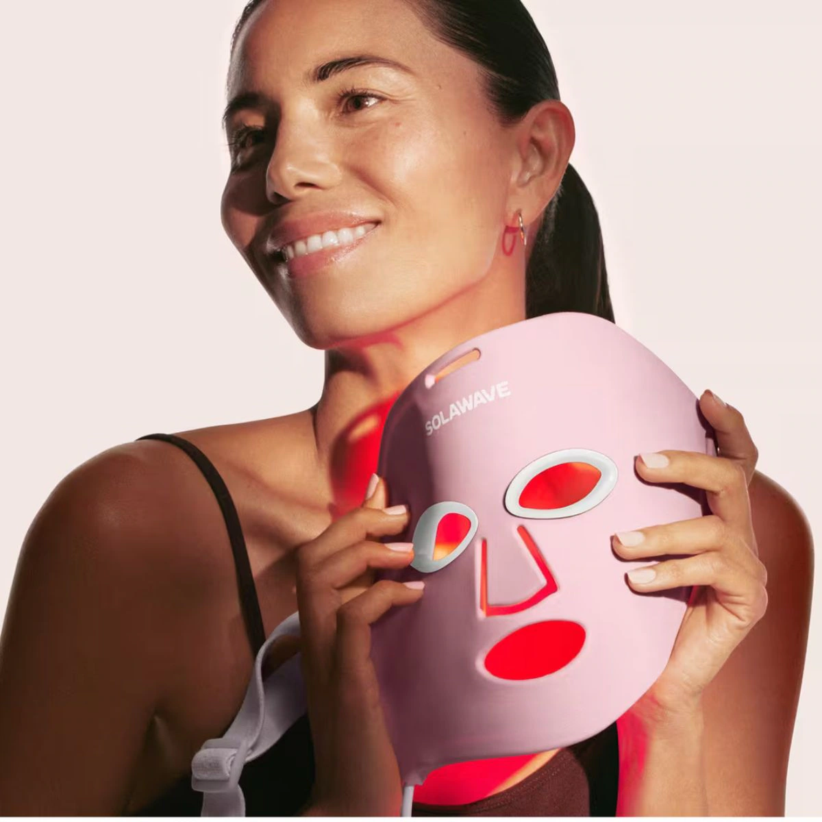 These Red Light Therapy Tools Will Give Your Skin a Holiday Glow Up