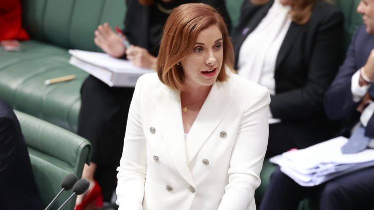 Telcos forced to make outages public with fines for triple-zero failures increased to $30m