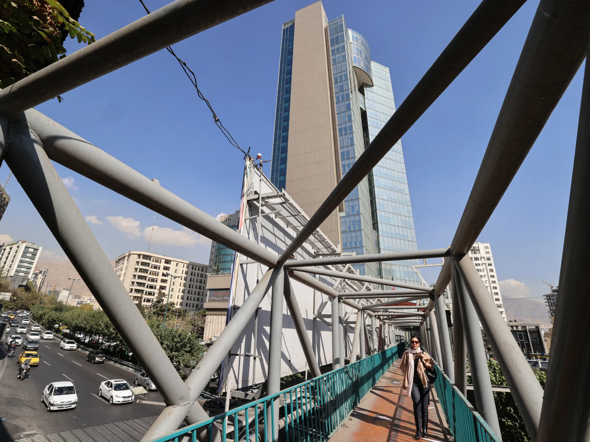 Corruption, mismanagement in spotlight as Iran dissolves major private bank