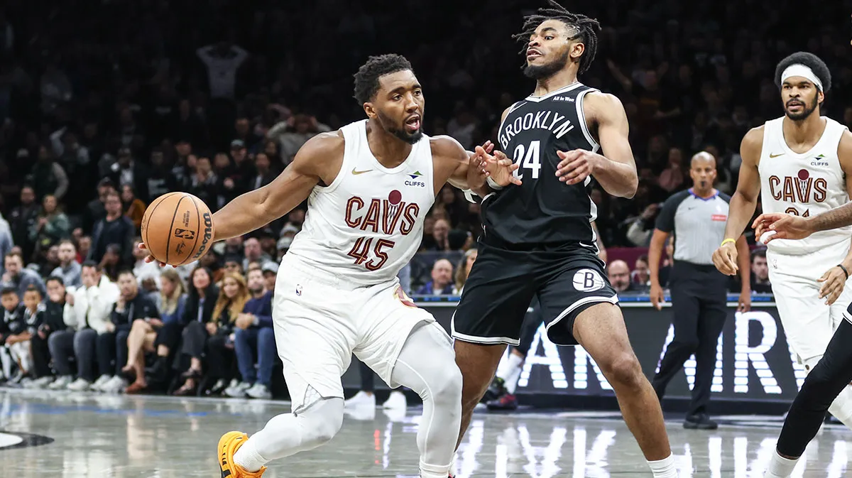 Cavs’ fan rushes court and runs up on Donovan Mitchell in Brooklyn