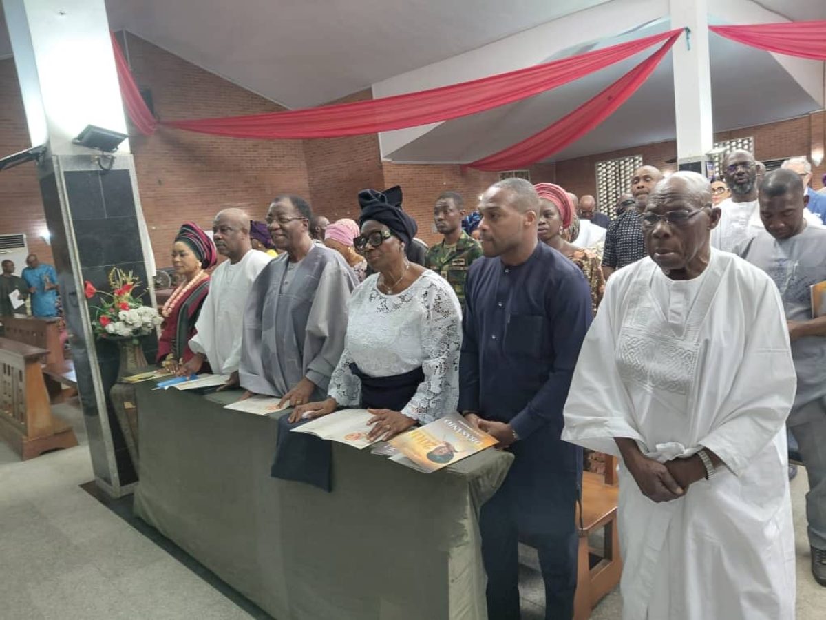 Obasanjo holds memorial service for late wife, Stella, says she lived serving others