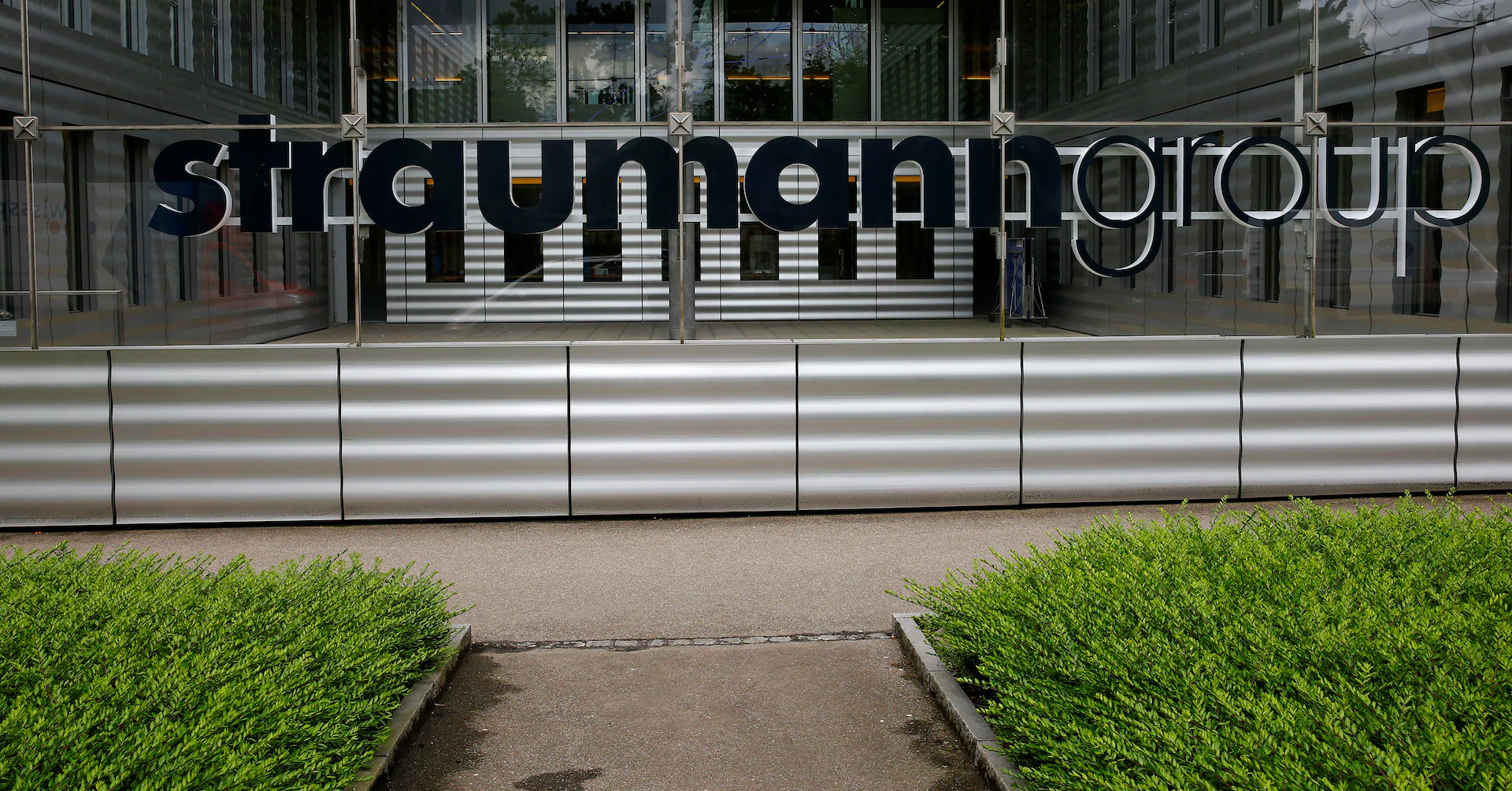 Dental implants maker Straumann's organic sales rises in third quarter