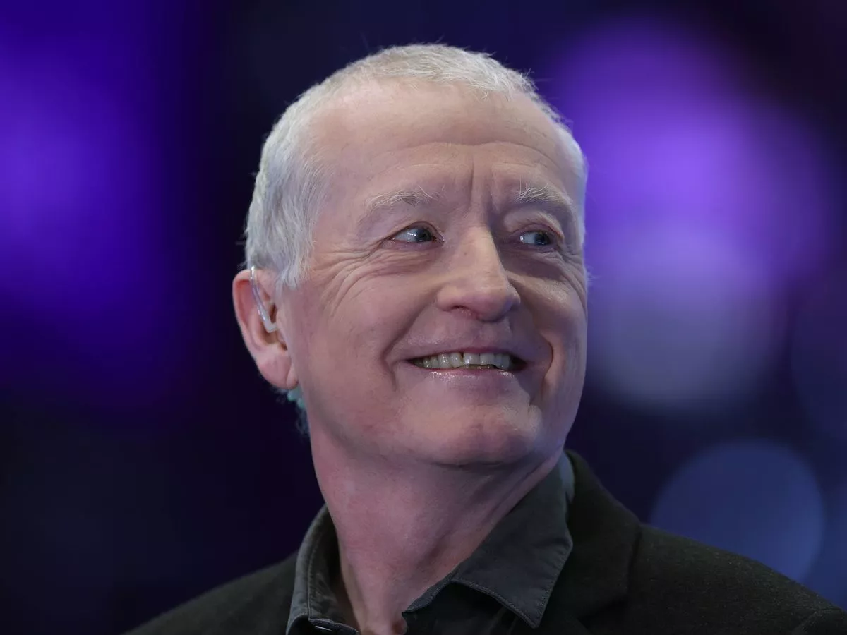 Snooker legend Steve Davis leaves fans stunned with new career after affair with 19-year-old